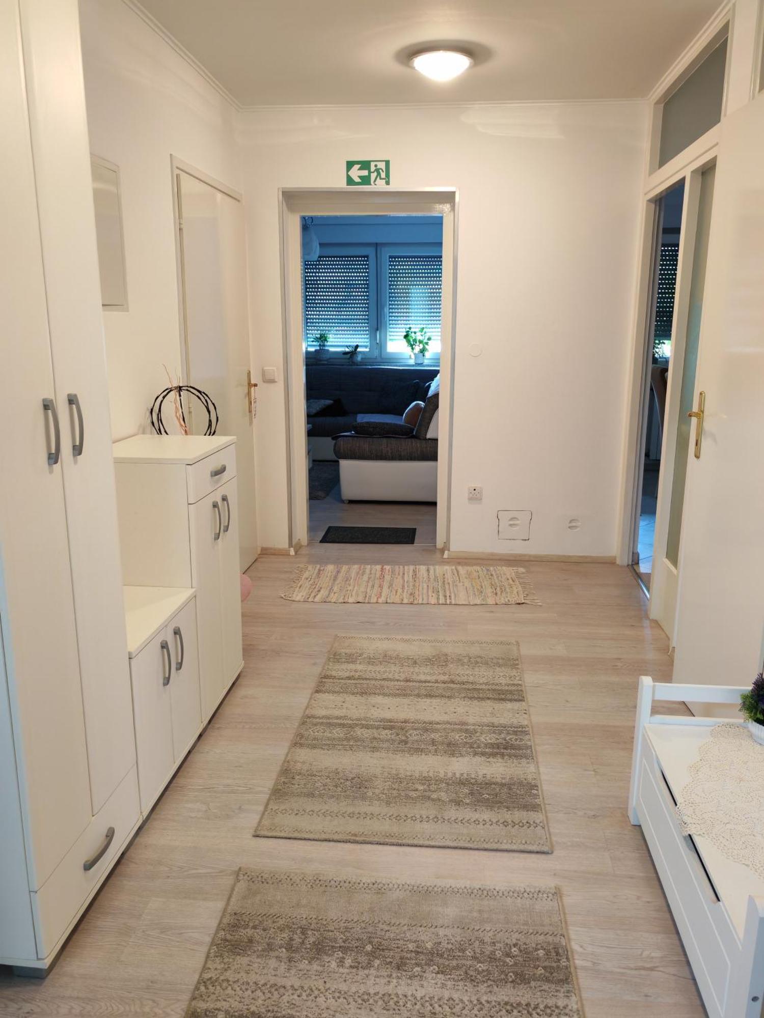 Apartman Ivana 카를로바츠 외부 사진