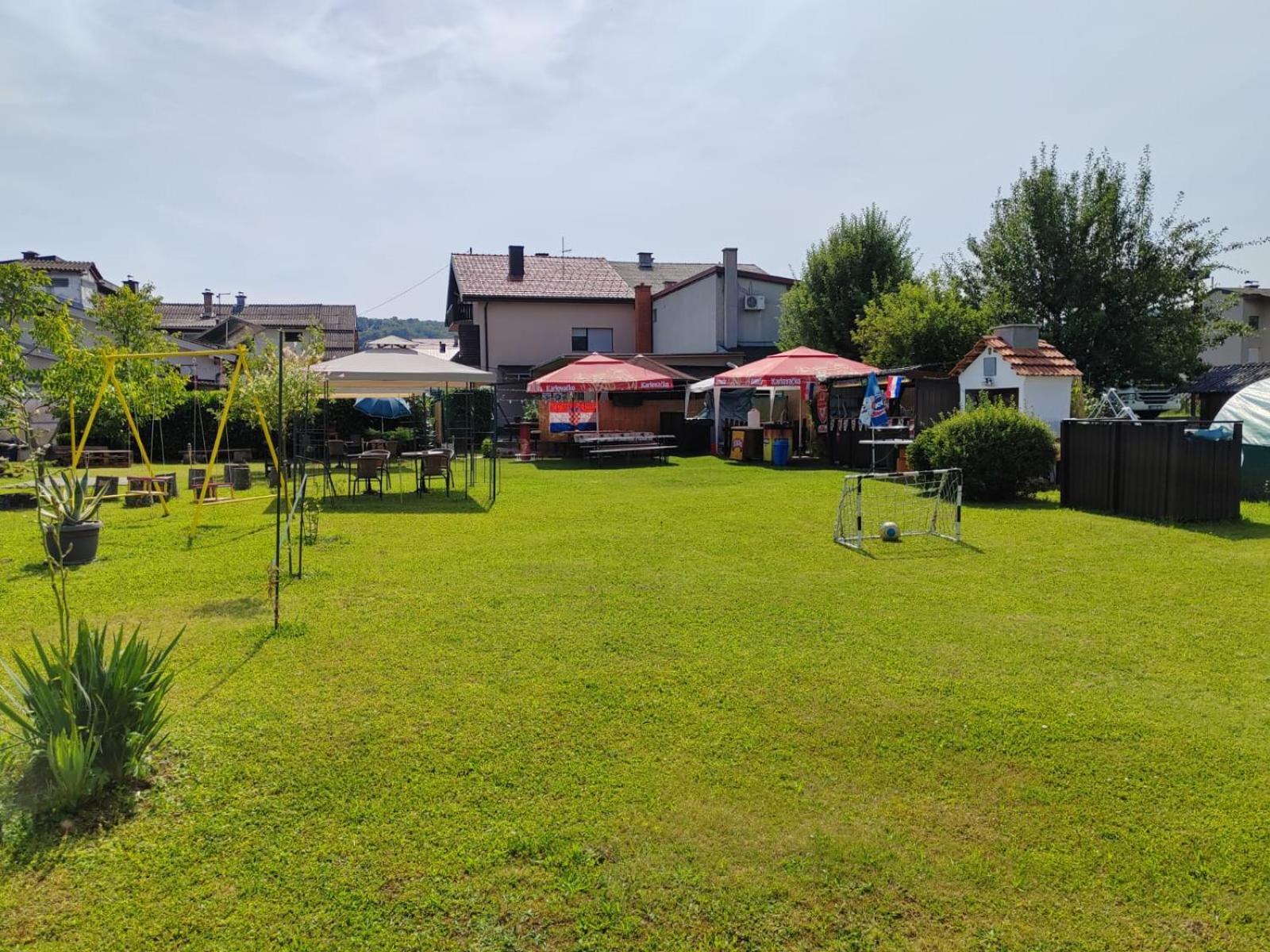 Apartman Ivana 카를로바츠 외부 사진
